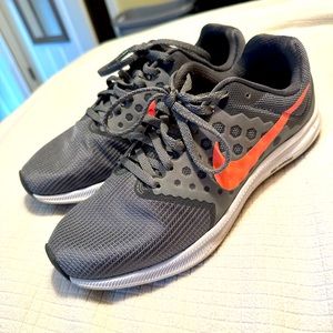 Ladies Nike Running Shoes - Size 8.5